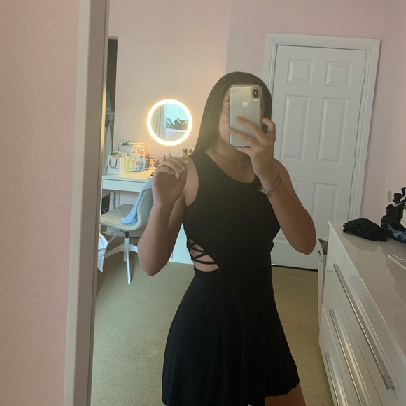 black cutout dress - Picture 2 of 2